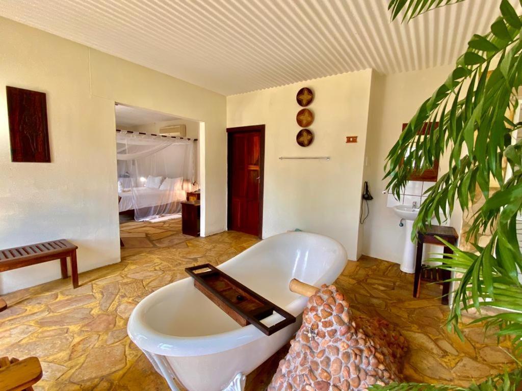 Tambuti Lodge Рунду Экстерьер фото