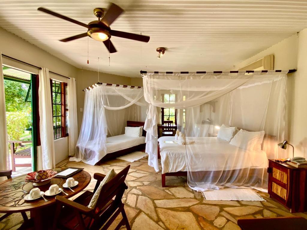 Tambuti Lodge Рунду Экстерьер фото
