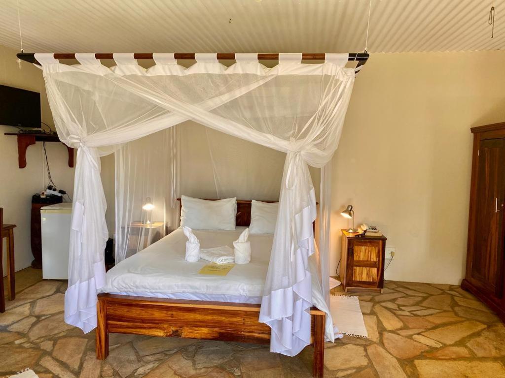 Tambuti Lodge Рунду Экстерьер фото