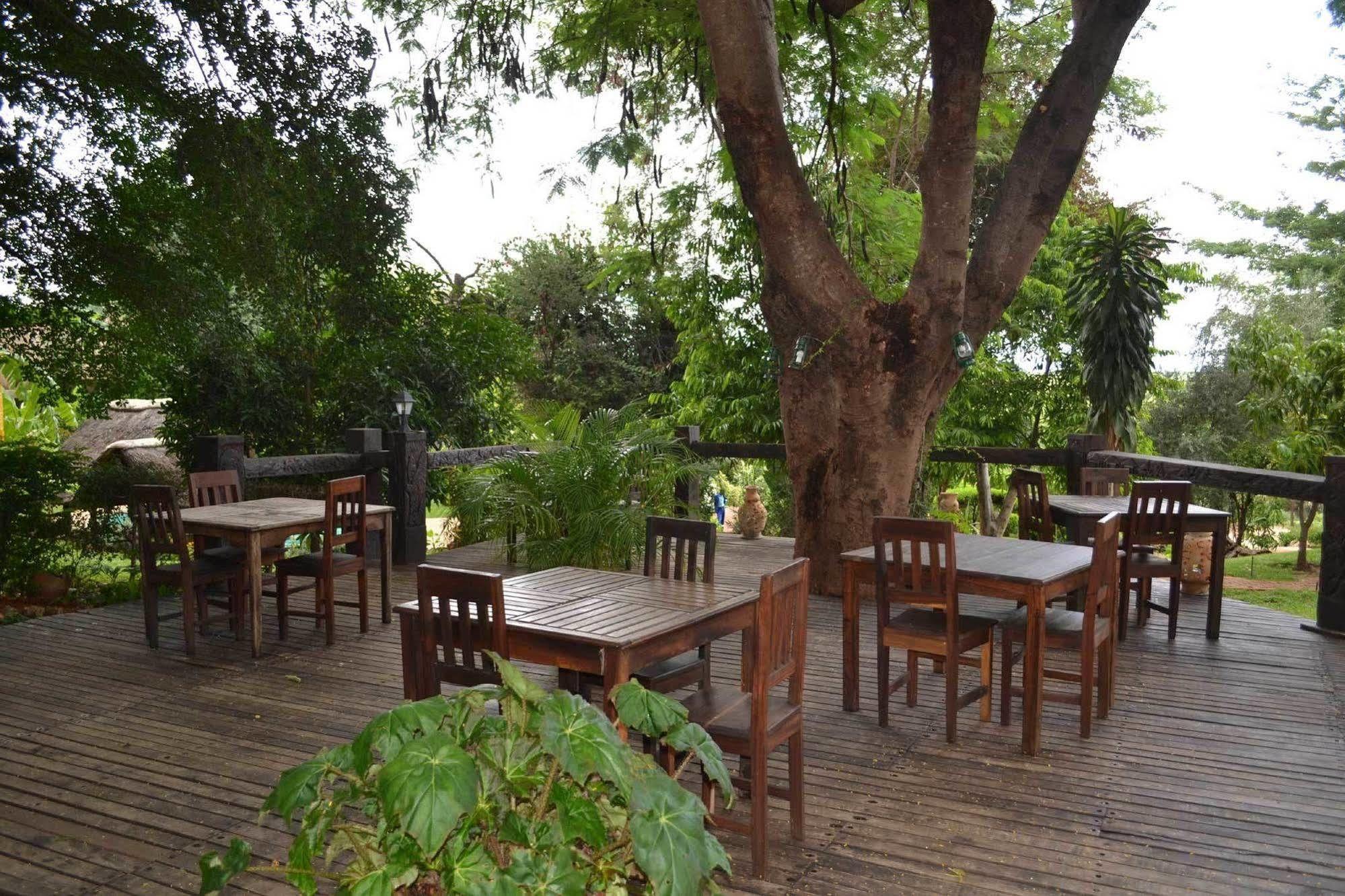 Tambuti Lodge Рунду Экстерьер фото